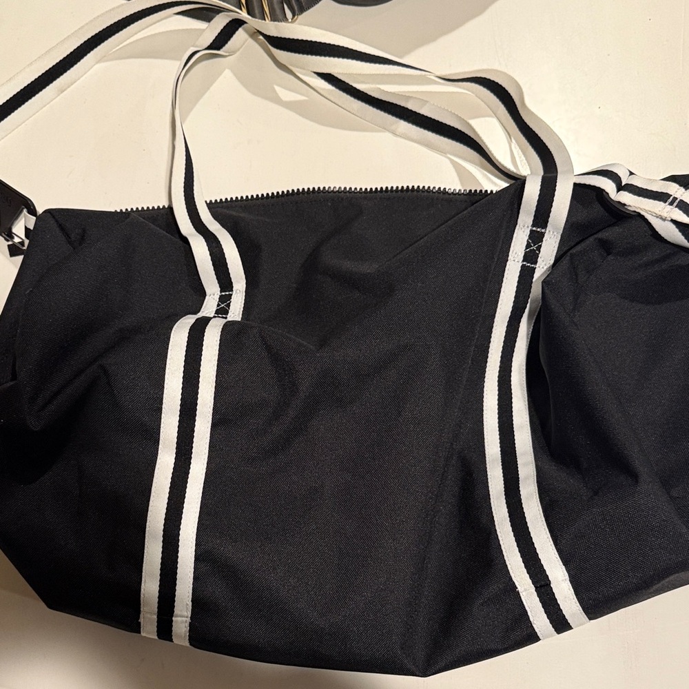 Nike Black and White Sports Bag - Picture 3 of 3